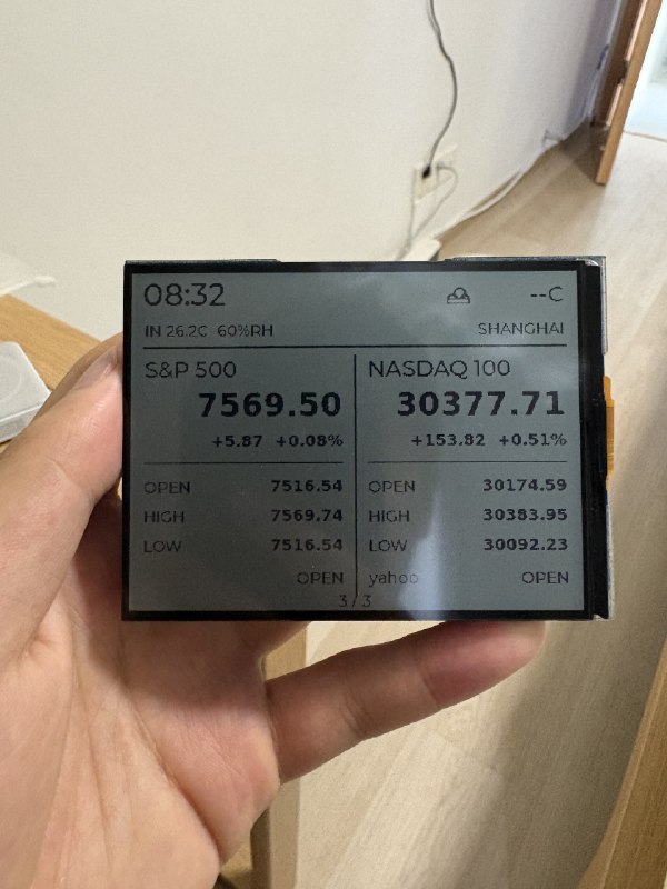 软件都被AI写完了：那玩玩硬件吧终于玩上 ESP32 了，这是送给炒股的对象的小礼物（其实还做得很原始啦）设备：微雪 esp32-s3-rlcd-4.2开发环境：macOS + codex + ESP-IDF这个设备好处是已经集成了温湿度传感器，Wi-Fi 蓝牙模块，而且显示屏也已经安装好了，自己完全不用动手🐶自己买了个平头的 18650 的电池（5550 毫安时），发现居然还有防呆短接保护（别问我怎么知道的，也不用买充电器，插上设备再接 Type-C 就自动充电了插上电脑，剩下的全交给 codex 就完事；说清楚自己要啥，等着它自己完事😓#ESP32 #硬件开发 #智能设备 #嵌入式开发 #AI编程软件都被AI写完了：那玩玩硬件吧终于玩上 ESP32 了，这是送给炒股的对象的小礼物（其实还做得很原始啦）设备：微雪 esp32-s3-rlcd-4.2开发环境：macOS + codex + ESP-IDF这个设备好处是已经集成了温湿度传感器，Wi-Fi 蓝牙模块，而且显示屏也已经安装好了，自己完全不用动手🐶自己买了个平头的 18650 的电池（5550 毫安时），发现居然还有防呆短接保护（别问我怎么知道的，也不用买充电器，插上设备再接 Type-C 就自动充电了插上电脑，剩下的全交给 codex 就完事；说清楚自己要啥，等着它自己完事😓#ESP32 #硬件开发 #智能设备 #嵌入式开发 #AI编程