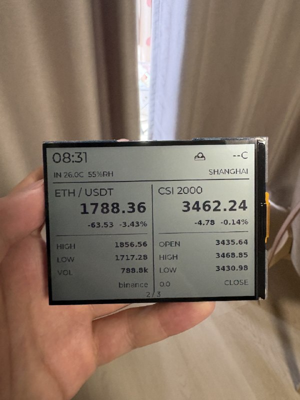 软件都被AI写完了:那玩玩硬件吧终于玩上 ESP32 了,这是送给炒股的对象的小礼物(其实还做得很原始啦)设备:微雪 esp32-s3-rlcd-4.2开发环境:macOS + codex + ESP-IDF这个设备好处是已经集成了温湿度传感器,Wi-Fi 蓝牙模块,而且显示屏也已经安装好了,自己完全不用动手🐶自己买了个平头的 18650 的电池(5550 毫安时),发现居然还有防呆短接保护(别问我怎么知道的,也不用买充电器,插上设备再接 Type-C 就自动充电了插上电脑,剩下的全交给 codex 就完事;说清楚自己要啥,等着它自己完事😓#ESP32 #硬件开发 #智能设备 #嵌入式开发 #AI编程软件都被AI写完了:那玩玩硬件吧终于玩上 ESP32 了,这是送给炒股的对象的小礼物(其实还做得很原始啦)设备:微雪 esp32-s3-rlcd-4.2开发环境:macOS + codex + ESP-IDF这个设备好处是已经集成了温湿度传感器,Wi-Fi 蓝牙模块,而且显示屏也已经安装好了,自己完全不用动手🐶自己买了个平头的 18650 的电池(5550 毫安时),发现居然还有防呆短接保护(别问我怎么知道的,也不用买充电器,插上设备再接 Type-C 就自动充电了插上电脑,剩下的全交给 codex 就完事;说清楚自己要啥,等着它自己完事😓#ESP32 #硬件开发 #智能设备 #嵌入式开发 #AI编程