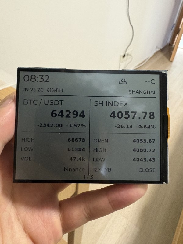 软件都被AI写完了:那玩玩硬件吧终于玩上 ESP32 了,这是送给炒股的对象的小礼物(其实还做得很原始啦)设备:微雪 esp32-s3-rlcd-4.2开发环境:macOS + codex + ESP-IDF这个设备好处是已经集成了温湿度传感器,Wi-Fi 蓝牙模块,而且显示屏也已经安装好了,自己完全不用动手🐶自己买了个平头的 18650 的电池(5550 毫安时),发现居然还有防呆短接保护(别问我怎么知道的,也不用买充电器,插上设备再接 Type-C 就自动充电了插上电脑,剩下的全交给 codex 就完事;说清楚自己要啥,等着它自己完事😓#ESP32 #硬件开发 #智能设备 #嵌入式开发 #AI编程软件都被AI写完了:那玩玩硬件吧终于玩上 ESP32 了,这是送给炒股的对象的小礼物(其实还做得很原始啦)设备:微雪 esp32-s3-rlcd-4.2开发环境:macOS + codex + ESP-IDF这个设备好处是已经集成了温湿度传感器,Wi-Fi 蓝牙模块,而且显示屏也已经安装好了,自己完全不用动手🐶自己买了个平头的 18650 的电池(5550 毫安时),发现居然还有防呆短接保护(别问我怎么知道的,也不用买充电器,插上设备再接 Type-C 就自动充电了插上电脑,剩下的全交给 codex 就完事;说清楚自己要啥,等着它自己完事😓#ESP32 #硬件开发 #智能设备 #嵌入式开发 #AI编程